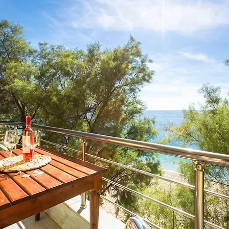 Potam'sea Bliss 4 - Front, Sun Beds & Parking Himare